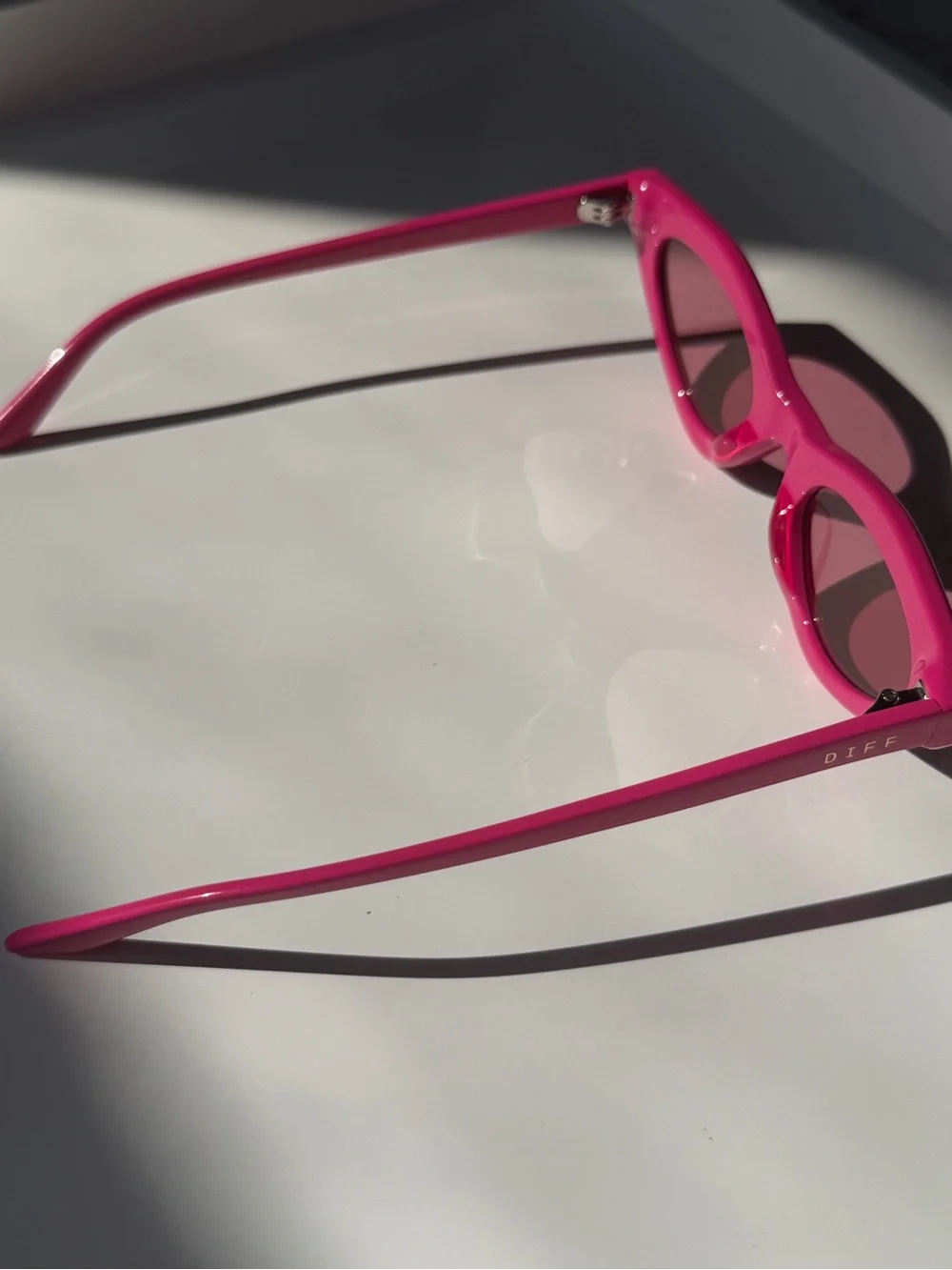 Diff Eyewear - Emily in Paris Parisian Pink Macaron Sunglasses (nwt)